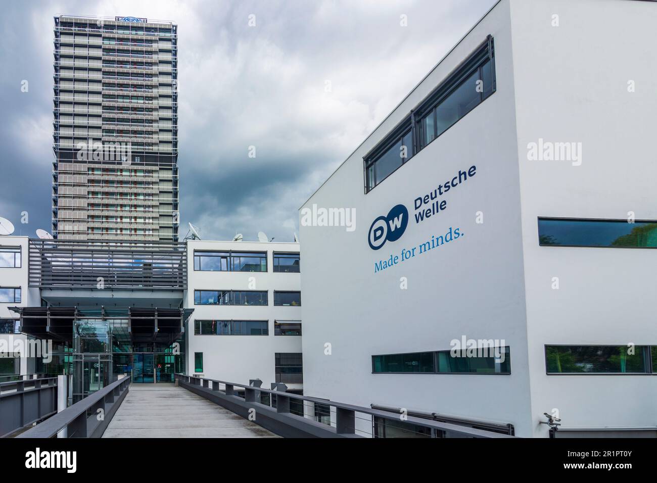 Bonn, Deutsche Welle's main broadcasting center (Schürmann building, front), Langer Eugen in the UN campus is the seat of most UN organizations (back) in Rhein-Sieg-Region, North Rhine-Westphalia, Germany Stock Photo
