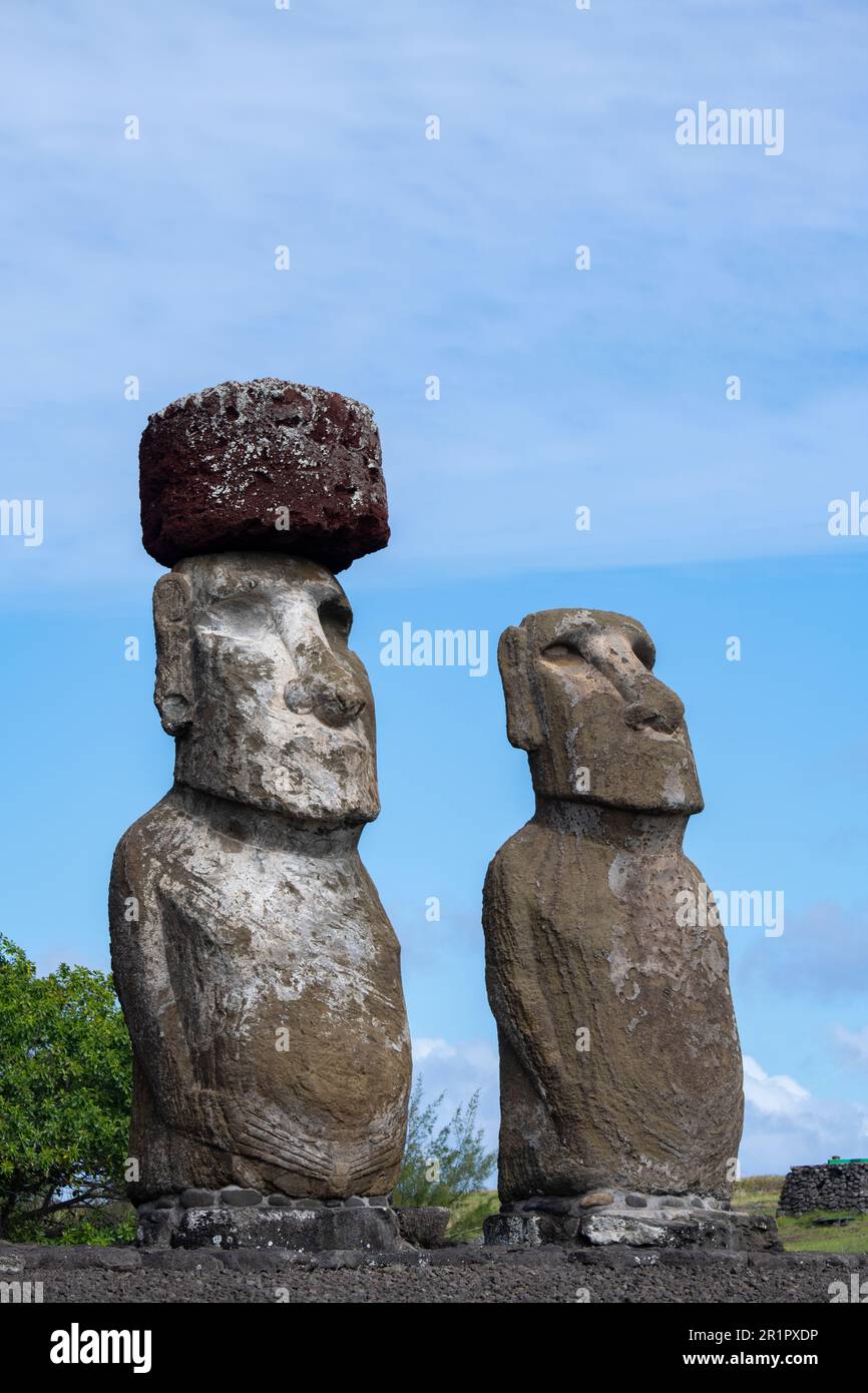 Moai statue easter island chile Stock Vector Images - Page 2 - Alamy