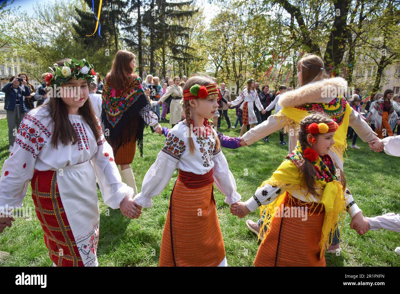 Lviv, Ukraine. 21st Apr, 2023. Girls dressed in national Ukrainian ...