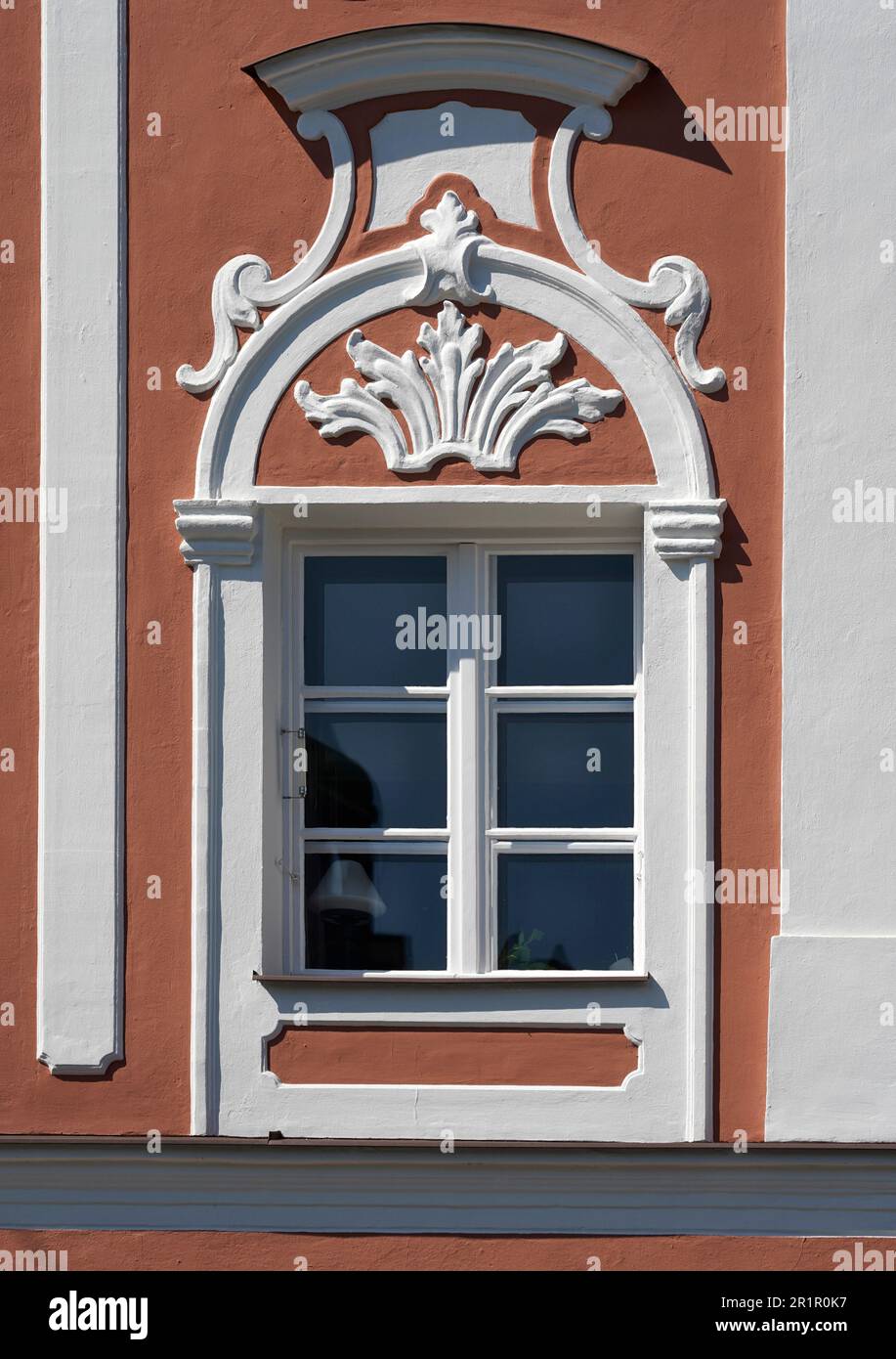 Germany, Bavaria, Upper Bavaria, Altötting district, Burghausen, old town, town pharmacy, facade, muntin windows, stucco ornaments Stock Photo