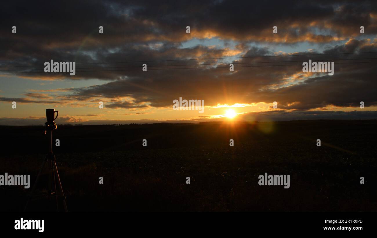 Cloud with sun icon hi-res stock photography and images - Alamy