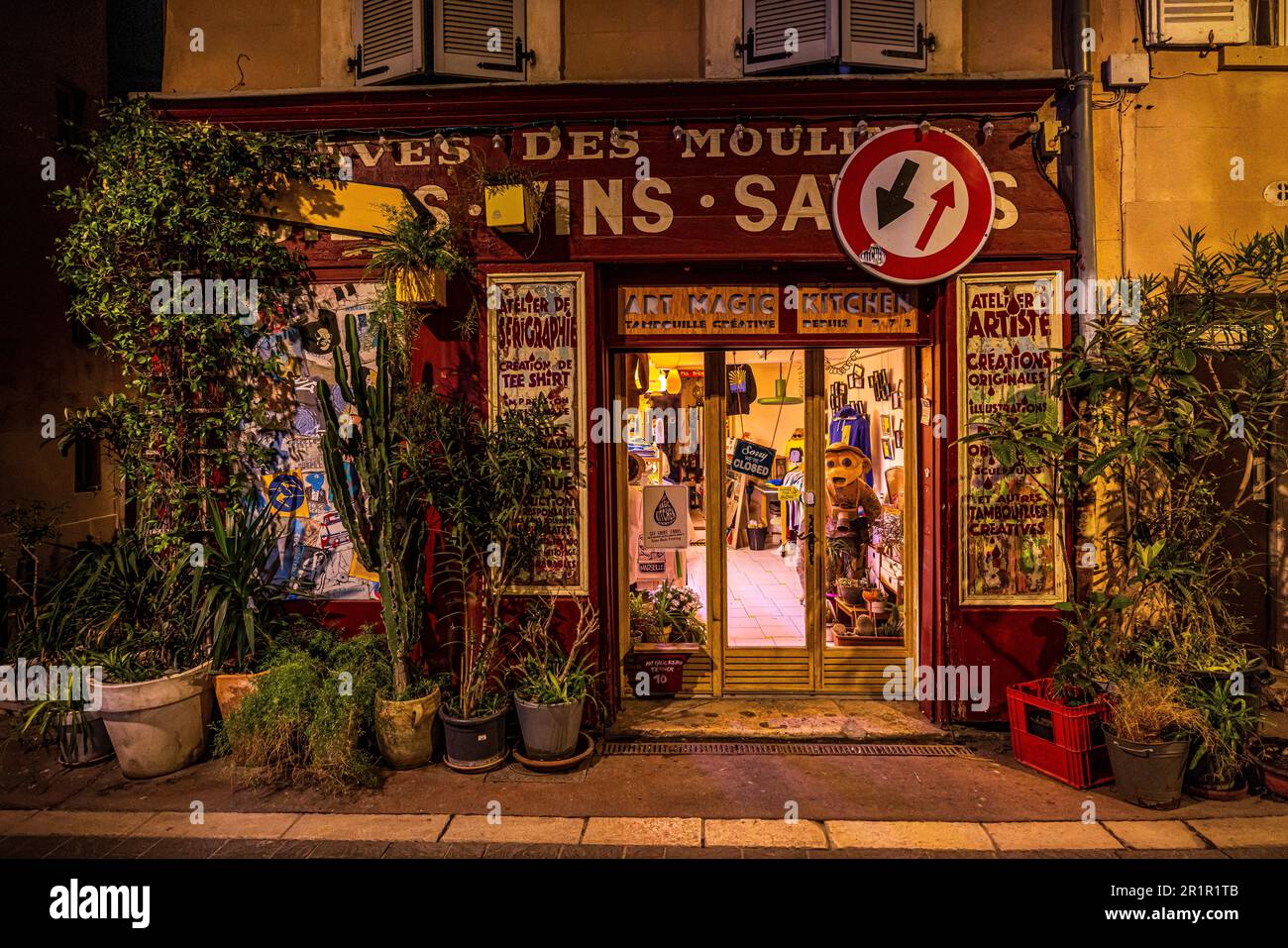 Store front in Le Panier district, Marseille, Provence-Alpes-Cote d'Azur, France, Stock Photo