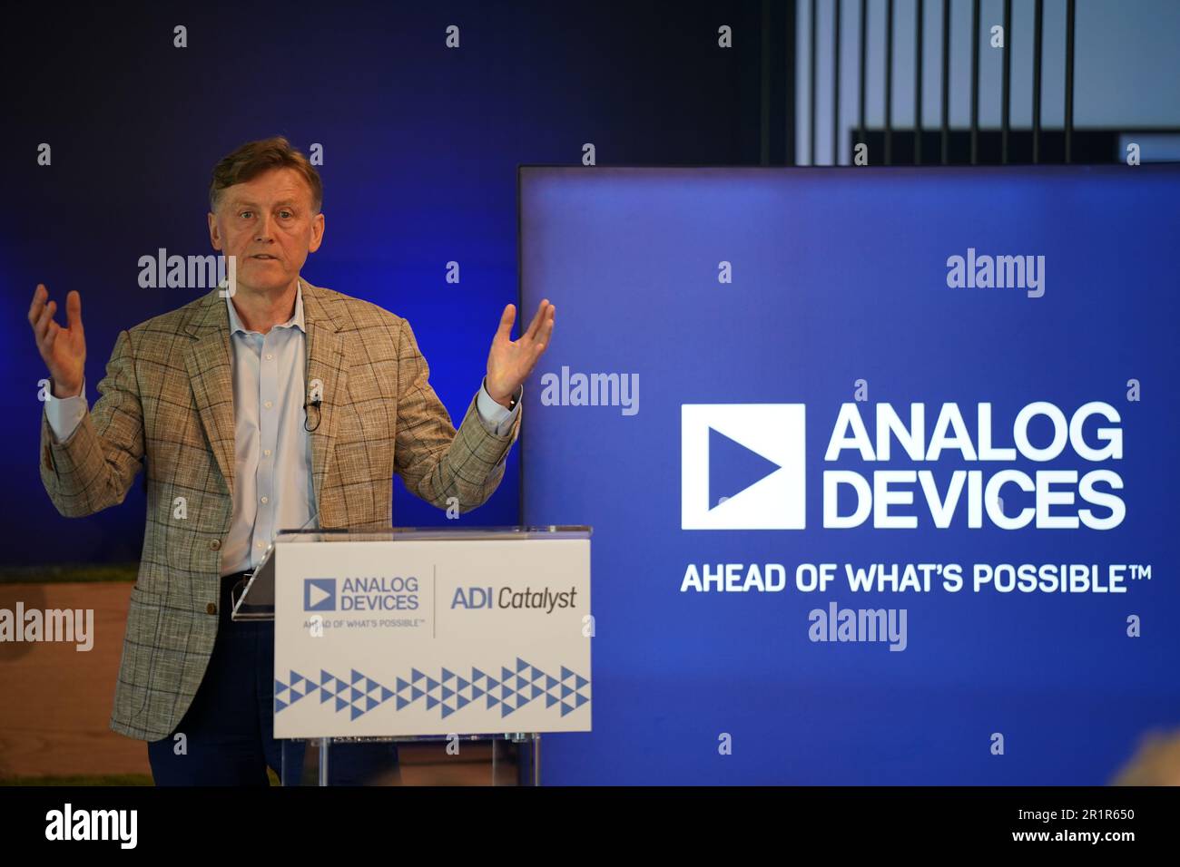 CEO Vincent Roche of Analog Device speaking at their manufacturing