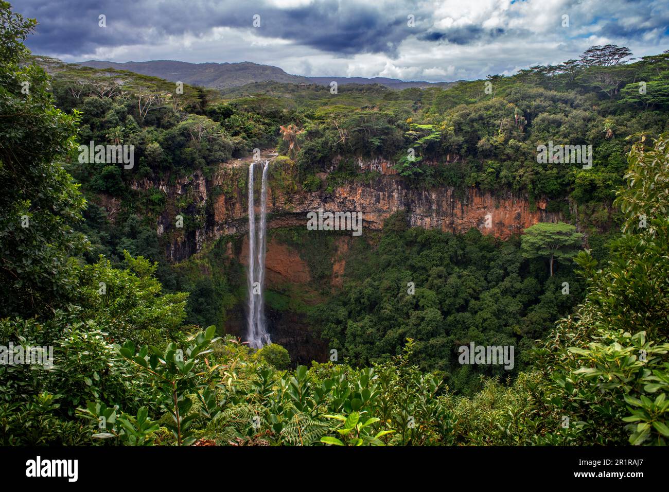 Cascade chamarel hi-res stock photography and images - Alamy