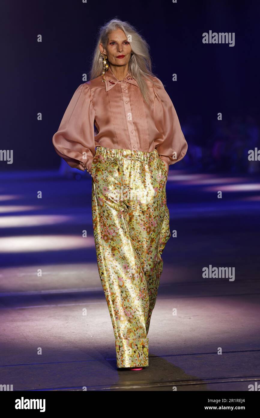 https://c8.alamy.com/comp/2R1REJ4/sydney-australia-15th-may-2023-a-model-walks-the-runway-during-the-alemais-show-during-the-afterpay-australian-fashion-week-2023-at-carriageworks-on-may-15-2023-in-sydney-australia-credit-ioio-imagesalamy-live-news-2R1REJ4.jpg