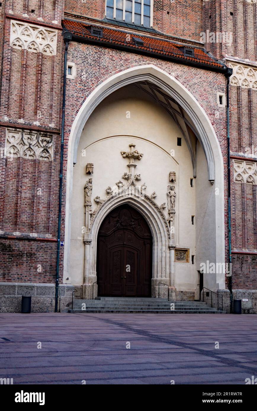 The main entrance to the large cathedral in the centre of Munich Stock Photo