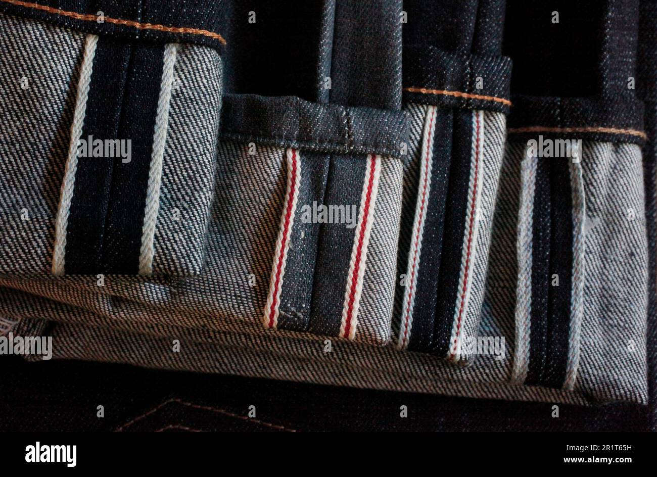Jeans with two stripes 2025