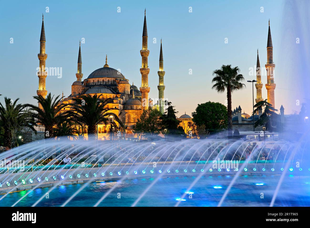 Facade blue mosque sultanahmet istanbul hi-res stock photography and ...