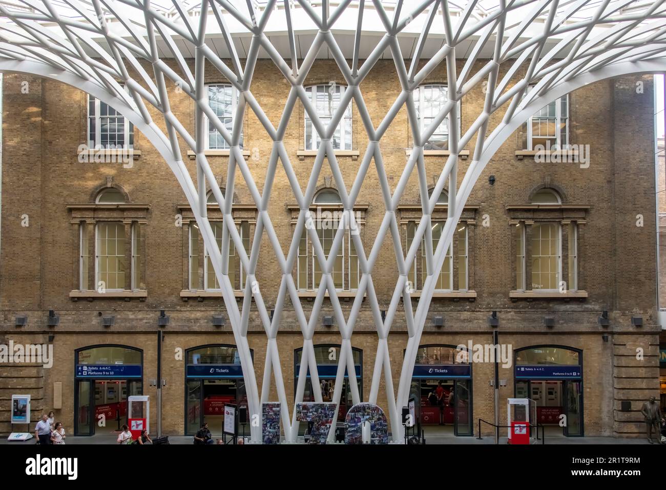 London, England-August 2022; Close up of part of the steel structure supporting the large single-span steel roof structure of King's Cross Stock Photo