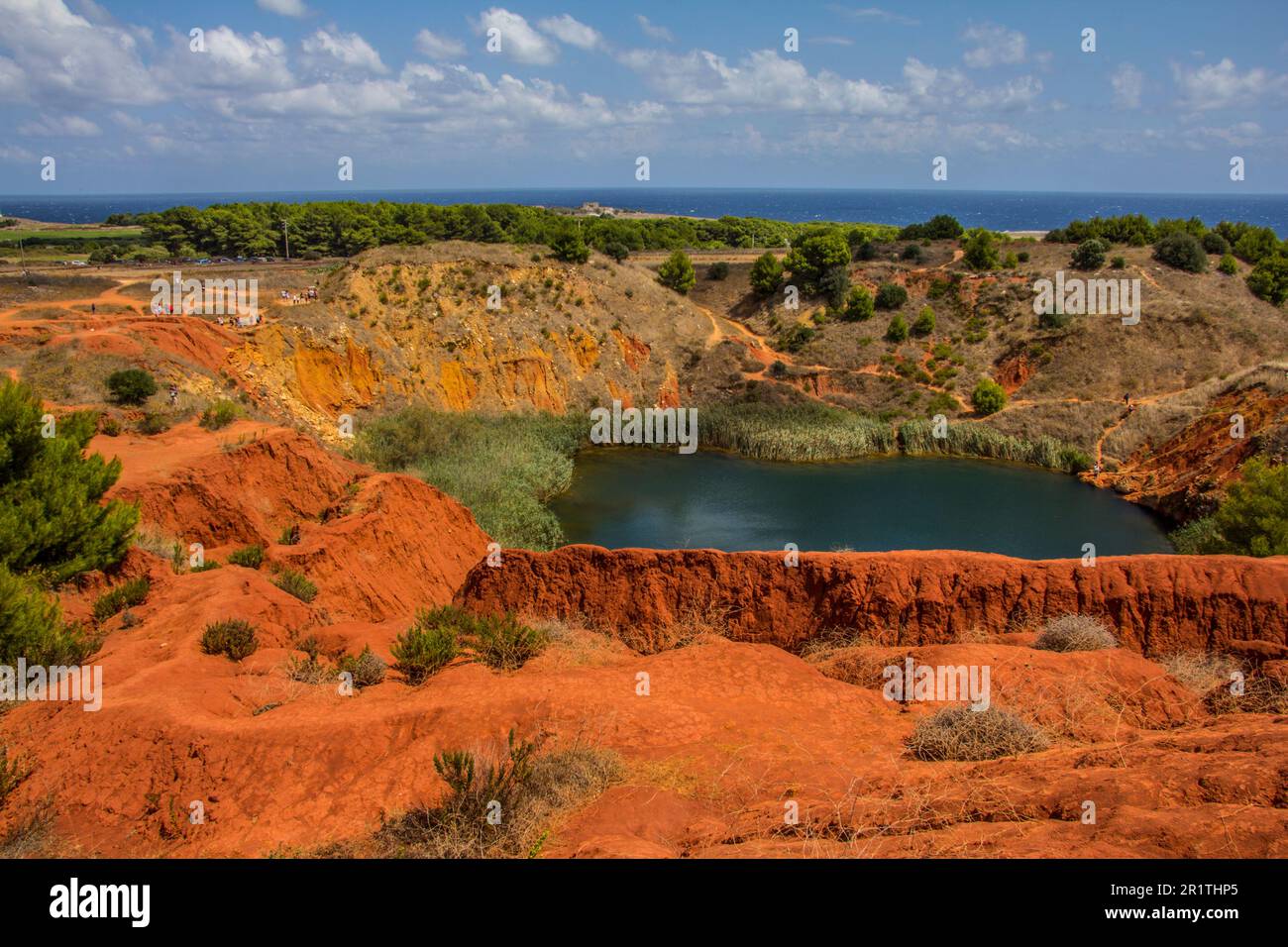 Lago di bauxite hi-res stock photography and images - Alamy