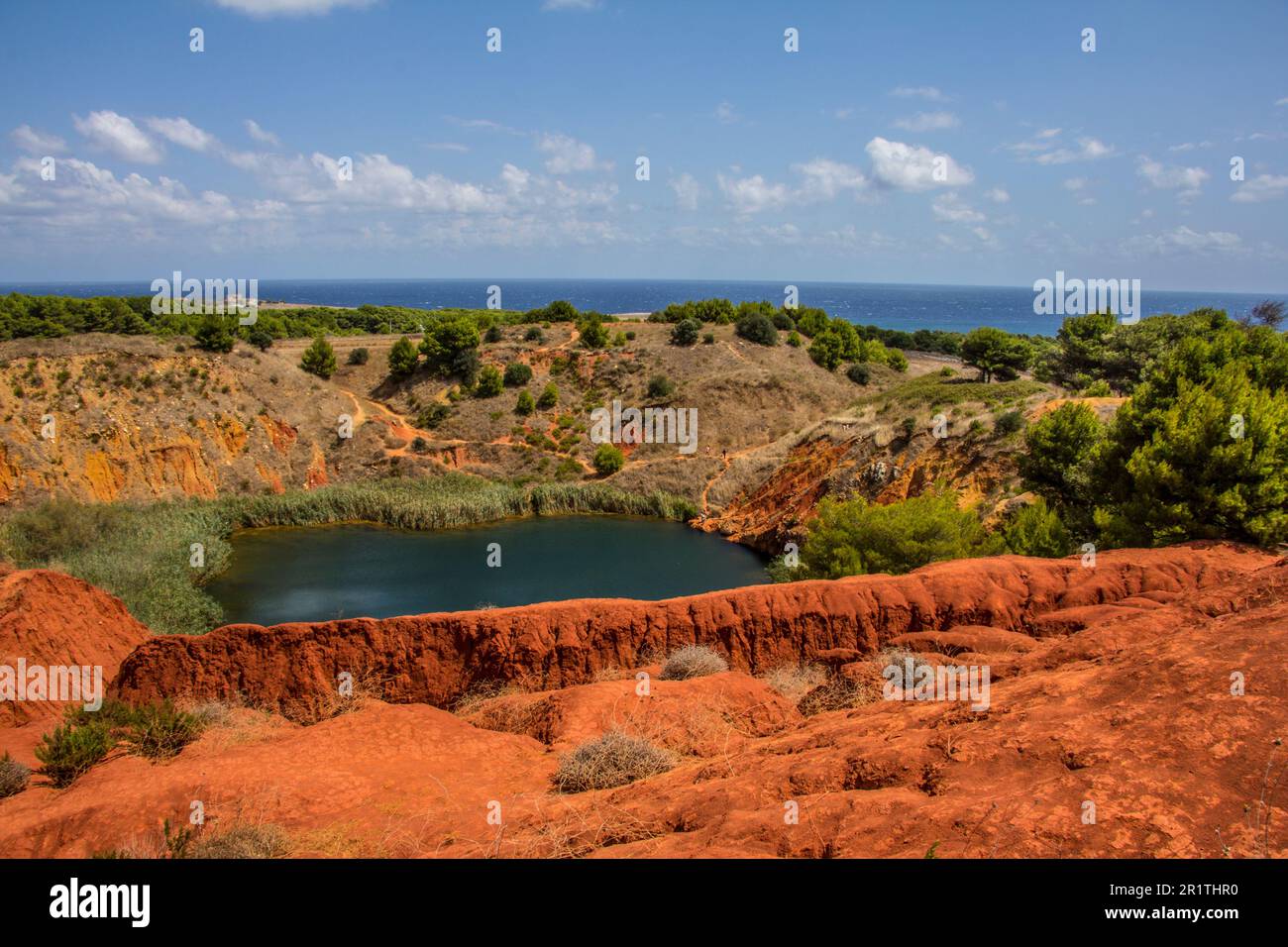 Lago di bauxite hi-res stock photography and images - Alamy