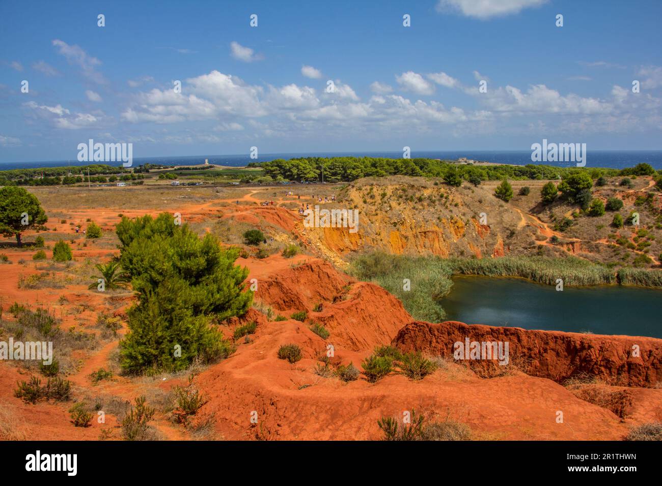 Lago di bauxite hi-res stock photography and images - Alamy