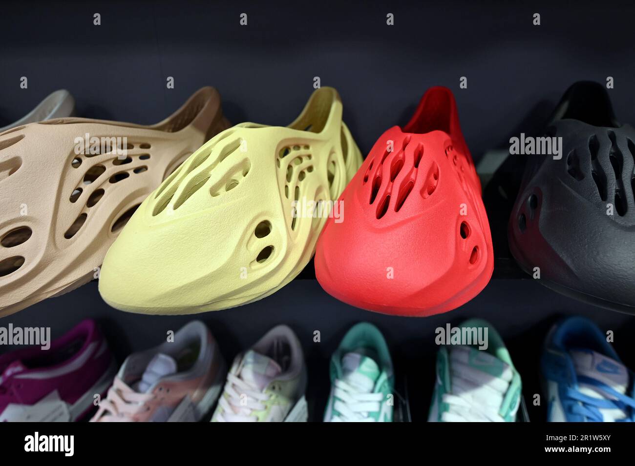 Adidas yeezy 2025 in usa