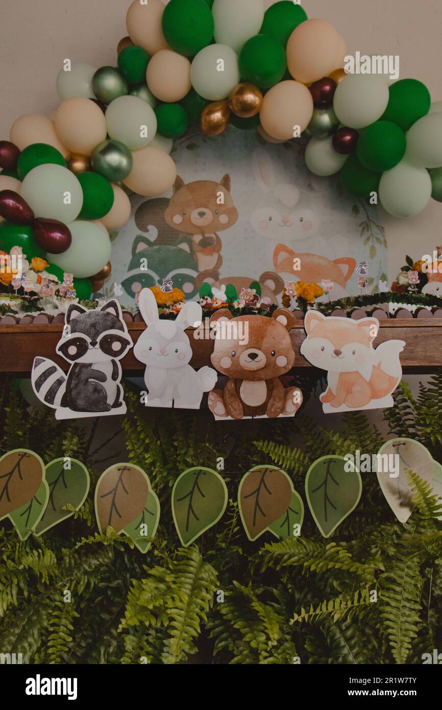 animals in the forest baby shower table decor Stock Photo Alamy