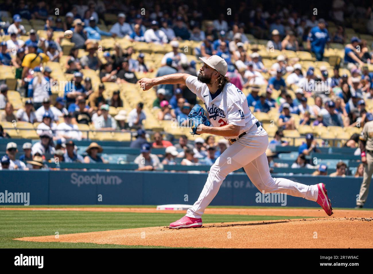 Los Angeles Dodgers starting pitcher Tony Gonsolin (26) throws during a