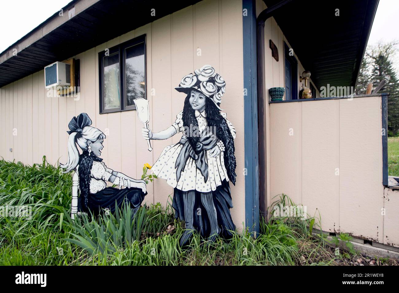 Taylor, Nebraska, USA. 15th May, 2023. ''The Villagers'' are lifesized