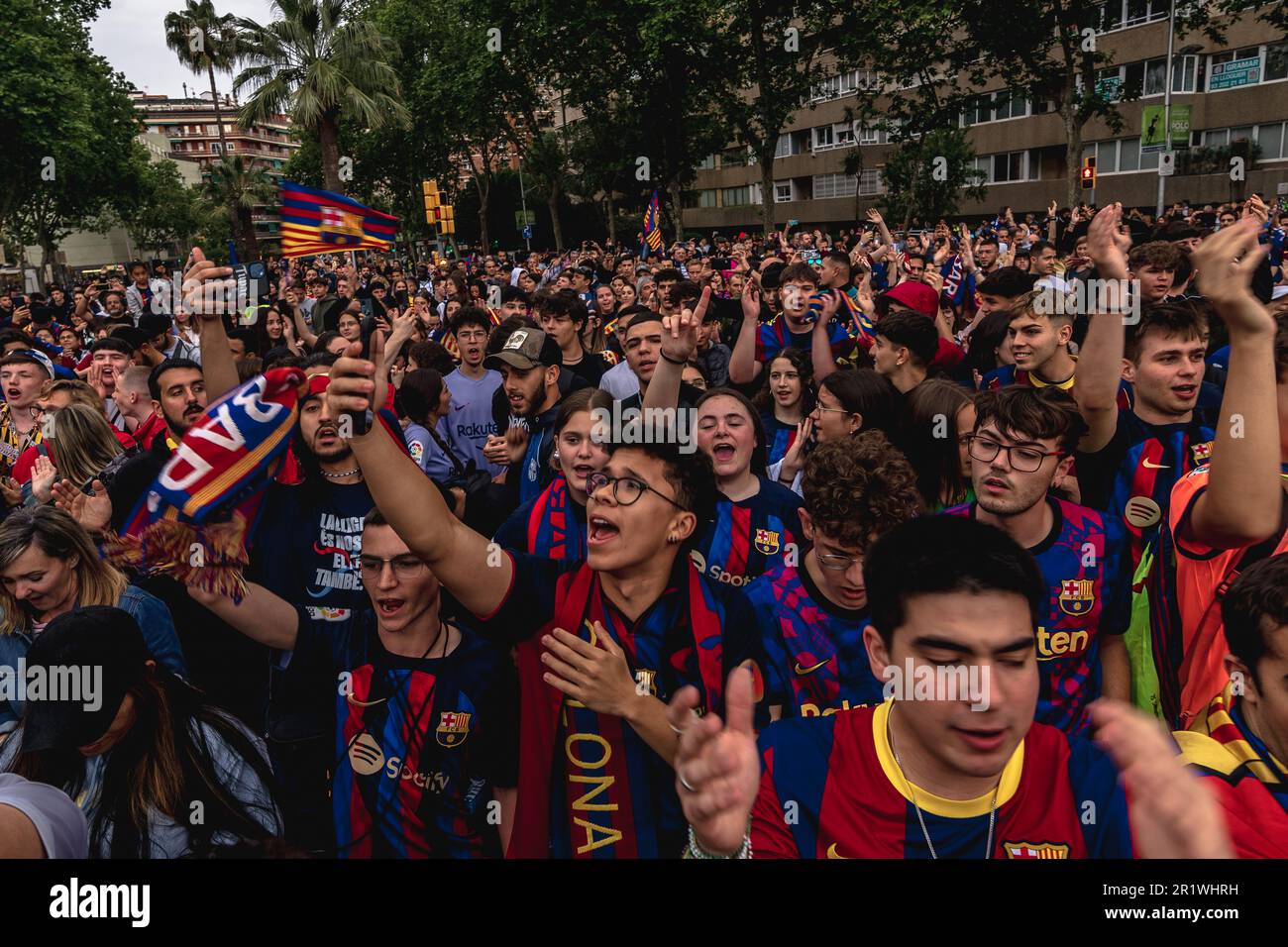 Barcelona, Spain. 15th May, 2023. Tens of thousands of shouting 'cules' crowd the streets to see FC Barcelona's open top bus victory parade after their male and female teams win the Spanish football league. Credit: Matthias Oesterle/Alamy Live News Stock Photo