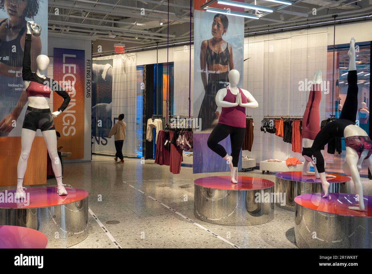 fifth avenue nike store