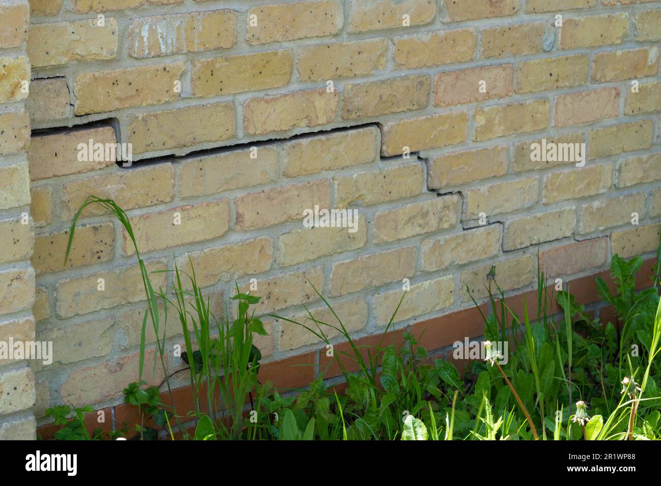 Subsidence, downward, vertical movement, Earth's surface, natural processes, human activities