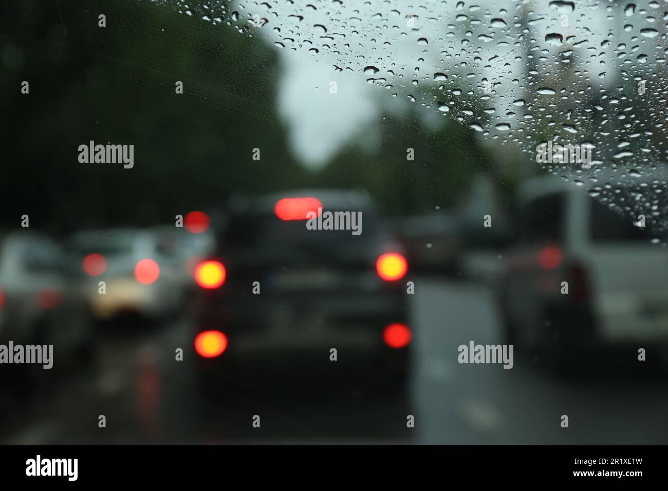 Rain raining windshield hi-res stock photography and images - Alamy
