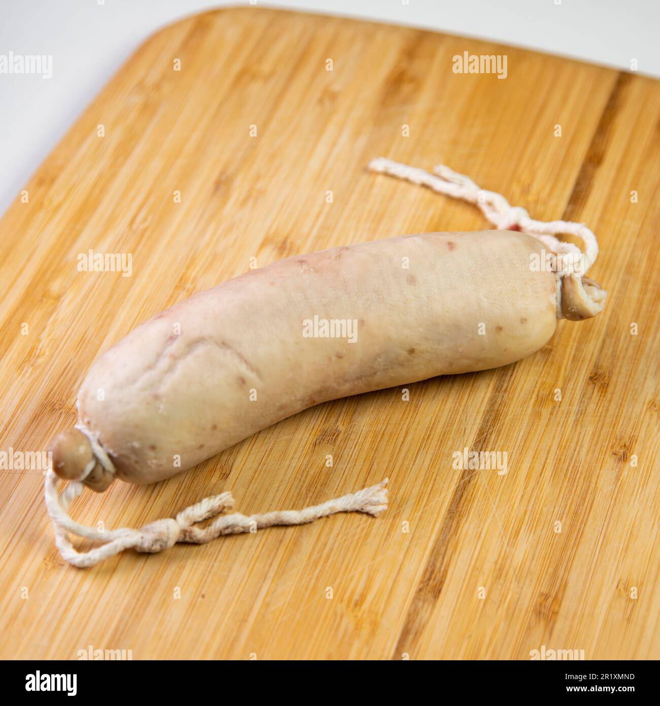 A paltruc or bull is the thickest sausage. It is a sausage made from the bladder or large