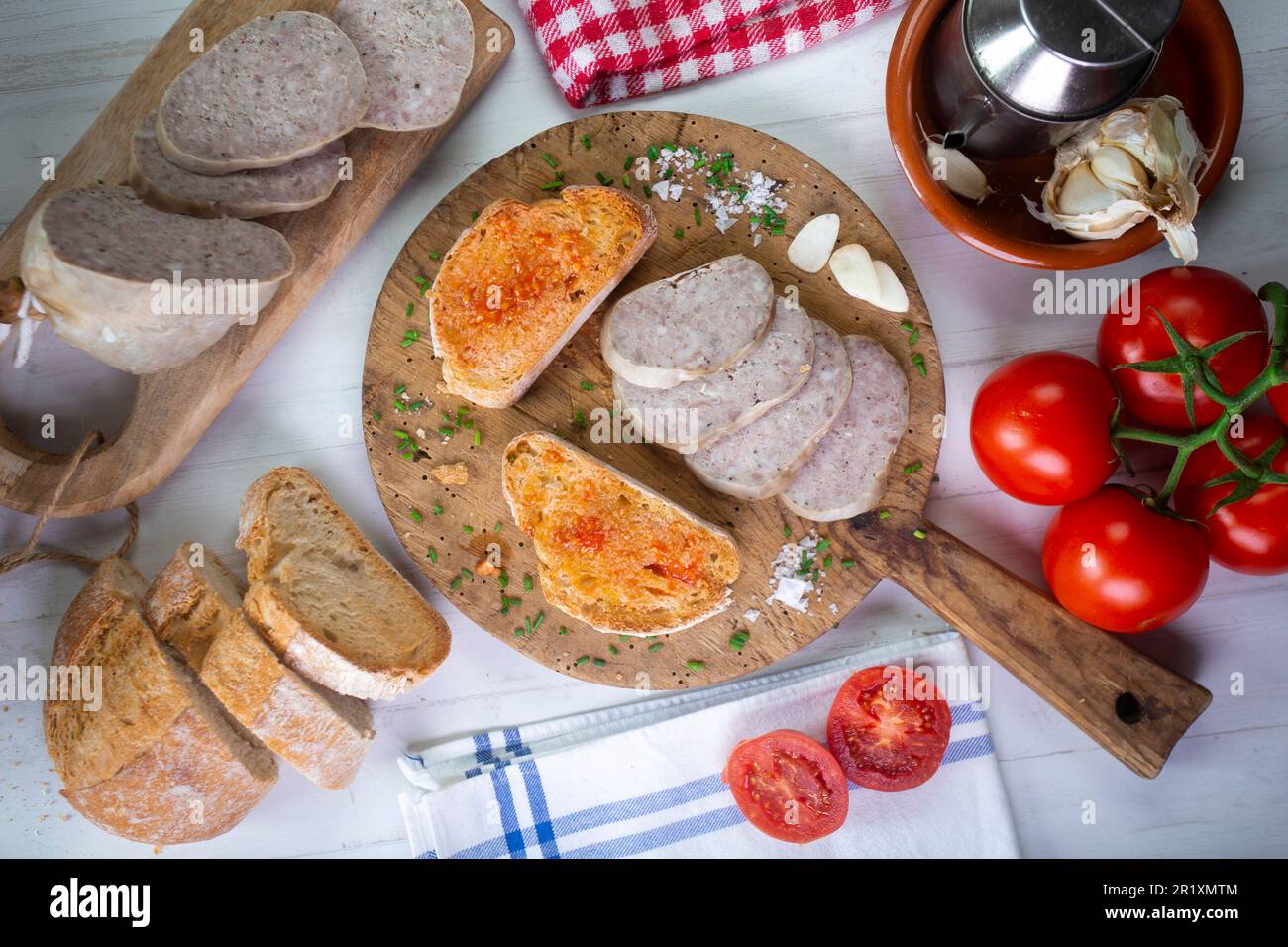 A paltruc or bull is the thickest sausage. It is a sausage made from the bladder or large