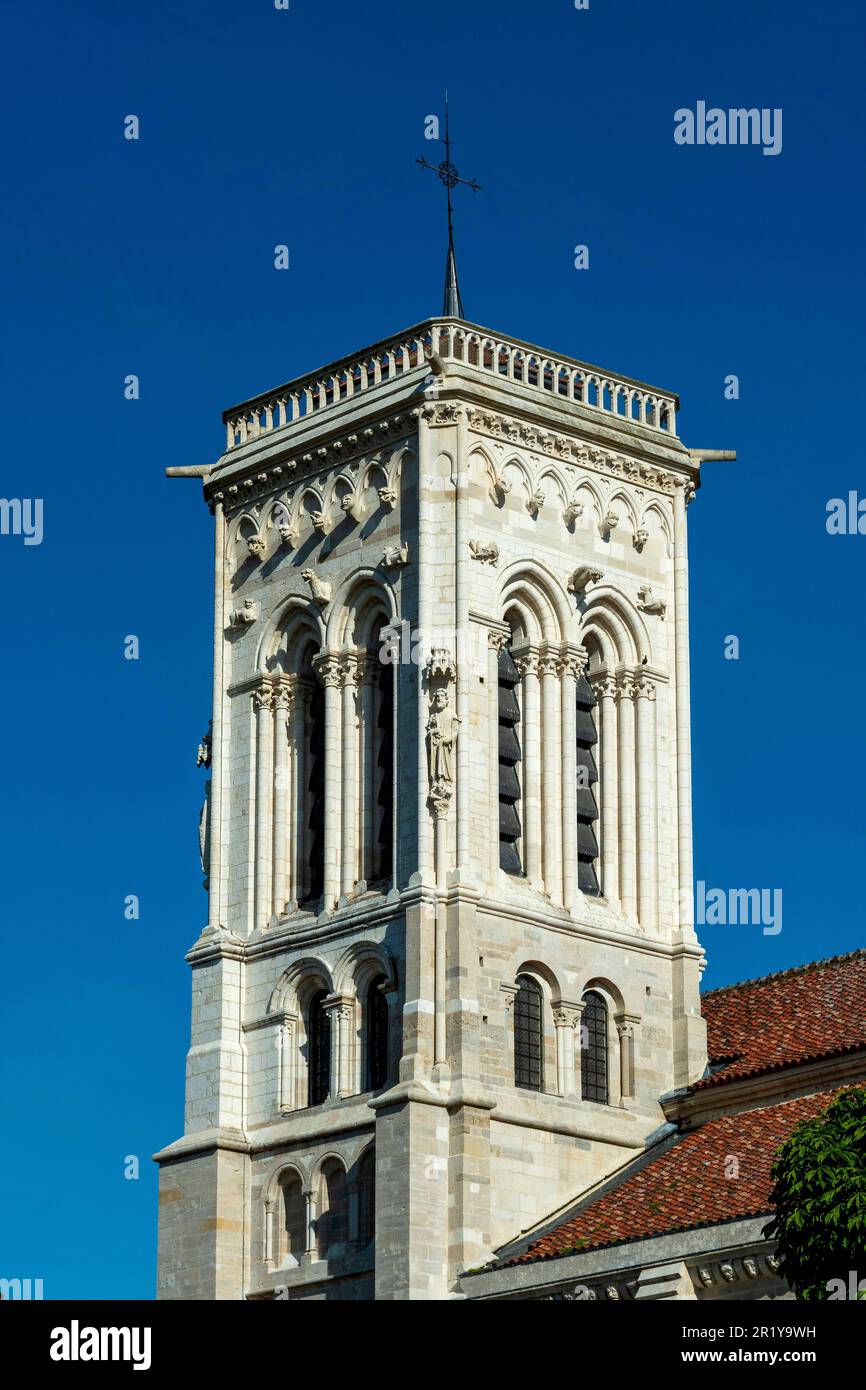 Vezelay .  Basilica St Mary Magdalene . Unesco World heritage. Via Lemovicensis . Yonne . Bourgogne Franche Comte. France Stock Photo