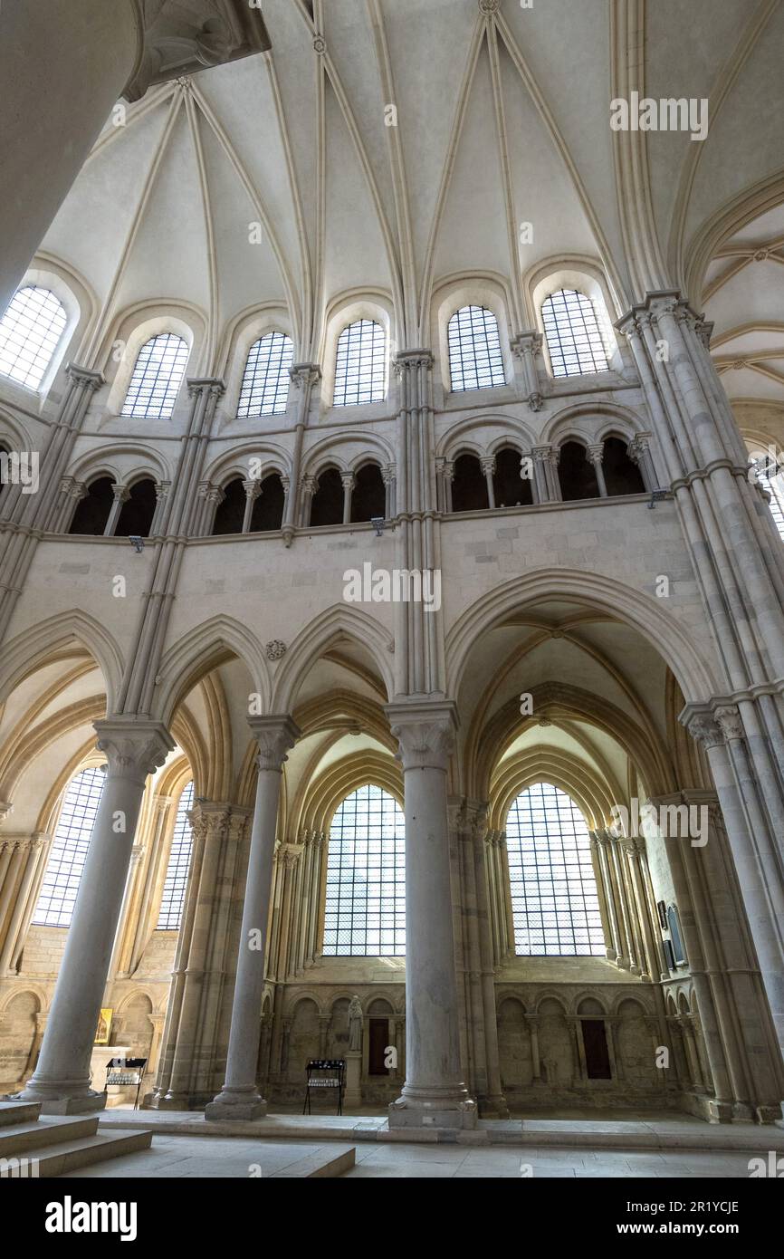 Vezelay. Architectural details of the nave of Basilica of Sainte Mary-Magdalene.  Unesco World Heritage. Yonne . Bourgogne Franche Comte. France Stock Photo