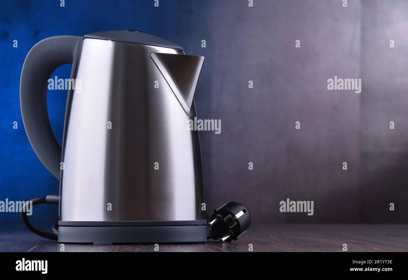 https://c8.alamy.com/comp/2R1YT3E/stainless-steel-electric-cordless-kettle-of-one-litre-capacity-2R1YT3E.jpg