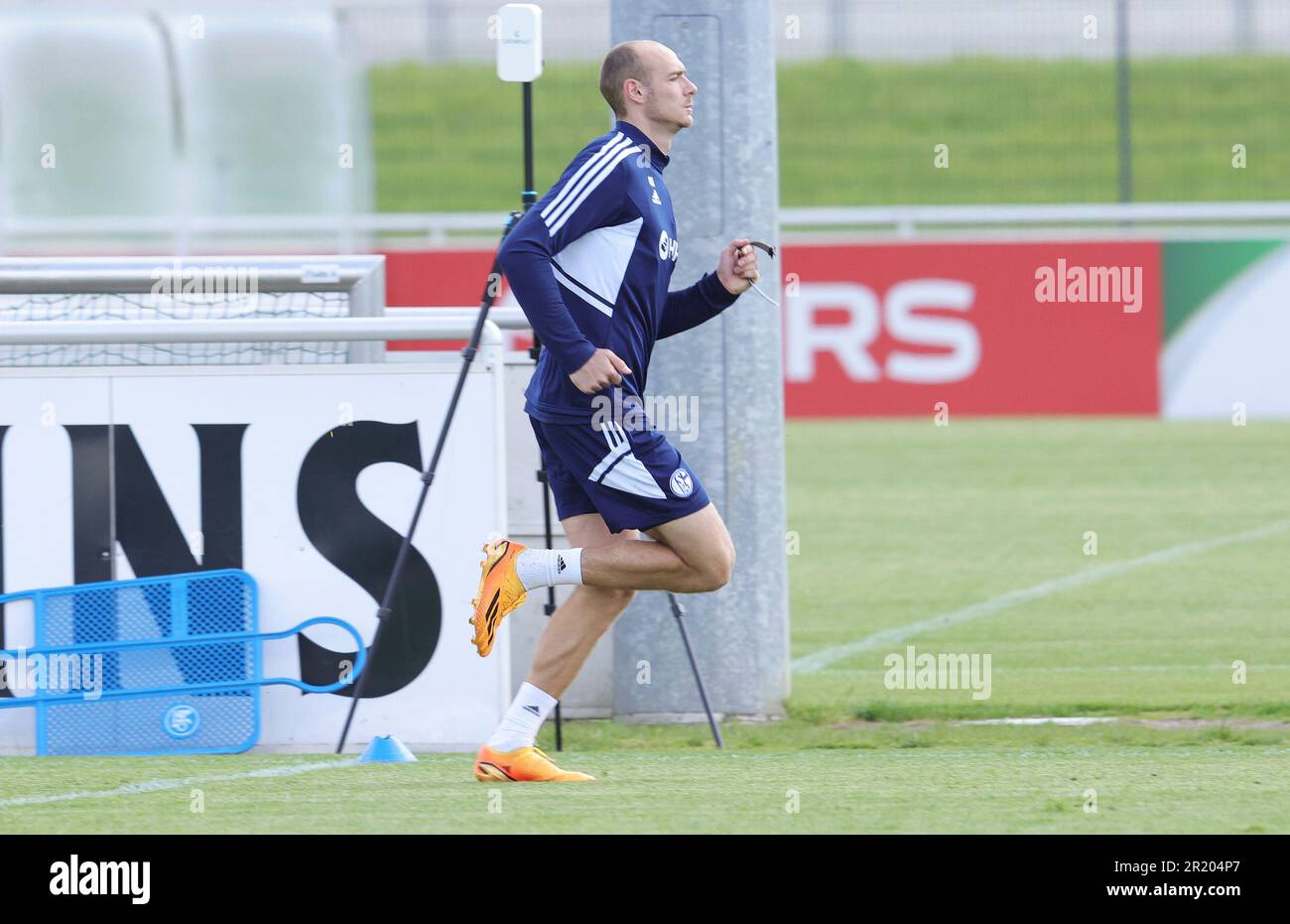 Schalke, Deutschland. 27th Oct, 2022. firo : 27.10.2022, football, soccer,  1.Bundesliga, first league season 2022/2023, FC Schalke 04 1st training  Thomas Reis Credit: dpa/Alamy Live News Stock Photo - Alamy