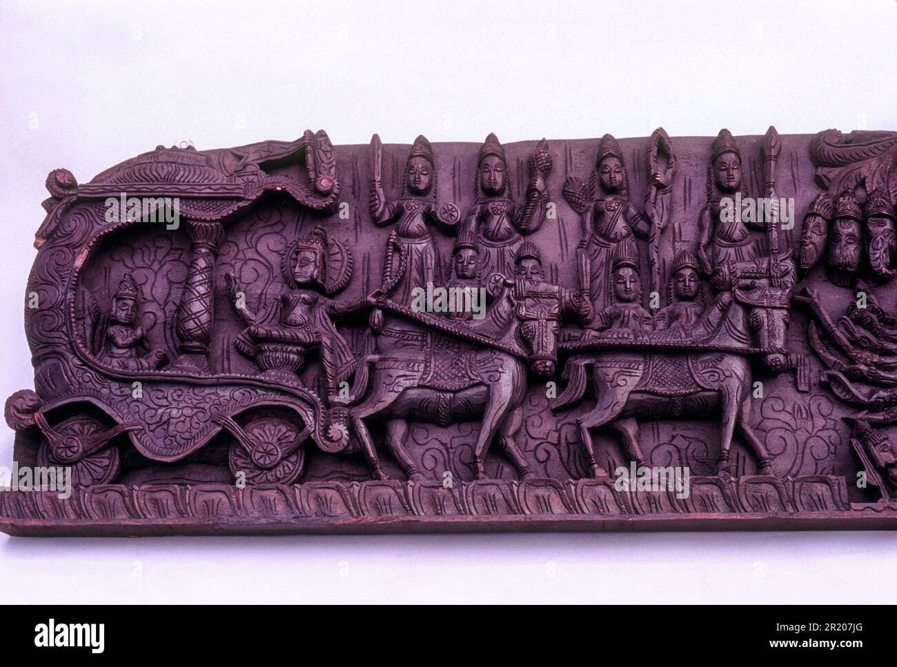 Lord Krishna Shows Vishvarupa to Arjuna during Mahabharata war at Kurukshetra, wooden carvings at Thambampatti near Salem, Tamil Nadu, South India Stock Photo