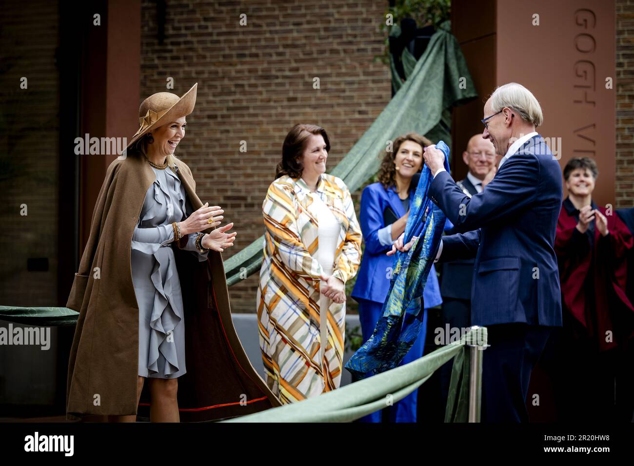 NUENEN - Queen Maxima during the opening of the renovated Van Gogh Village Museum. Van Gogh lived in Nuenen between December 1883 and November 1885 and painted about a quarter of his oeuvre there, including his masterpiece The Potato Eaters. The museum focuses on the life and work of Van Gogh during this period. ANP ROBIN VAN LONKHUIJSEN netherlands out - belgium out Stock Photo