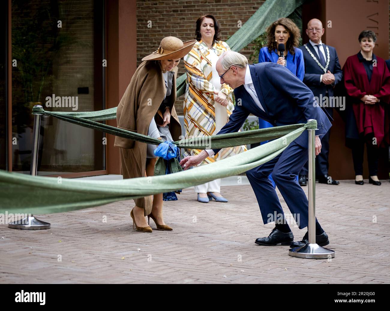 NUENEN - Queen Maxima during the opening of the renovated Van Gogh Village Museum. Van Gogh lived in Nuenen between December 1883 and November 1885 and painted about a quarter of his oeuvre there, including his masterpiece The Potato Eaters. The museum focuses on the life and work of Van Gogh during this period. ANP ROBIN VAN LONKHUIJSEN netherlands out - belgium out Stock Photo