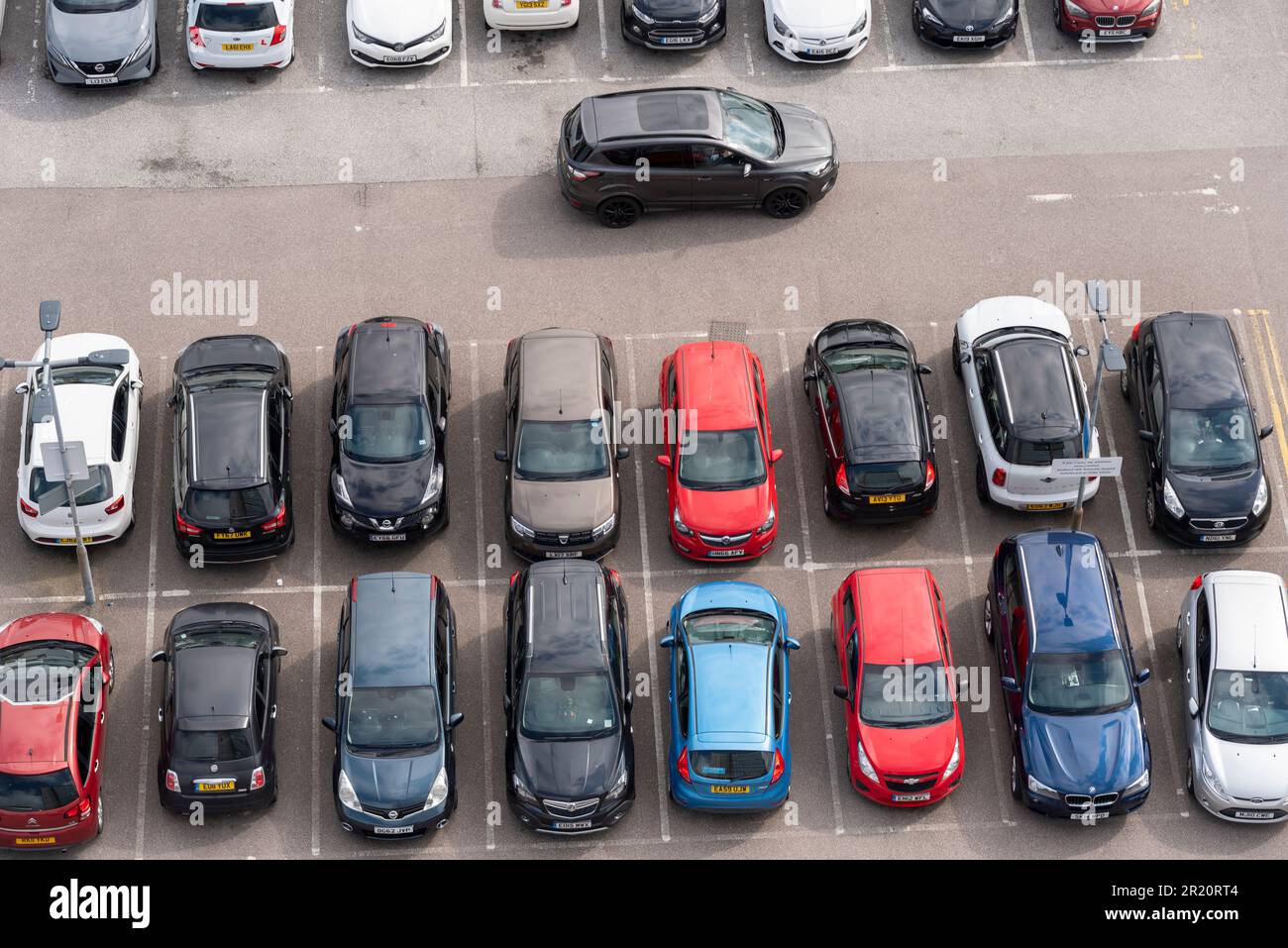 In a parking space hi-res stock photography and images - Alamy