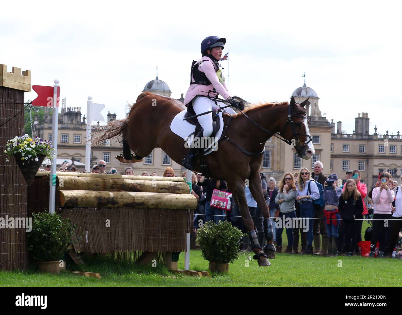 Bartlett from Great Britain riding Spano de Nazca in the Cross