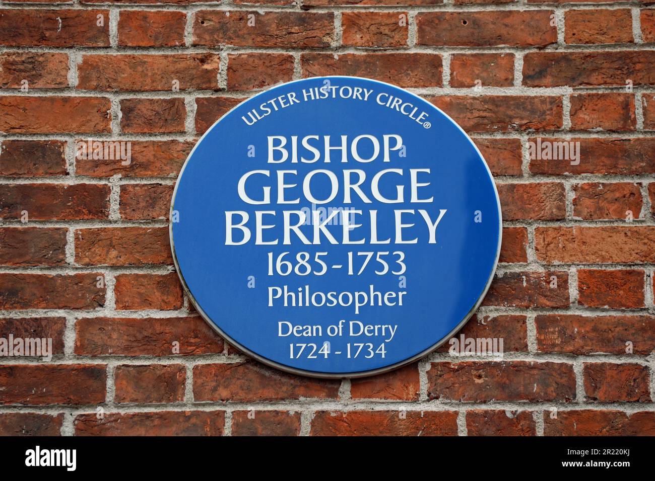 Bishop George Berkeley blue plaque in Derry Stock Photo