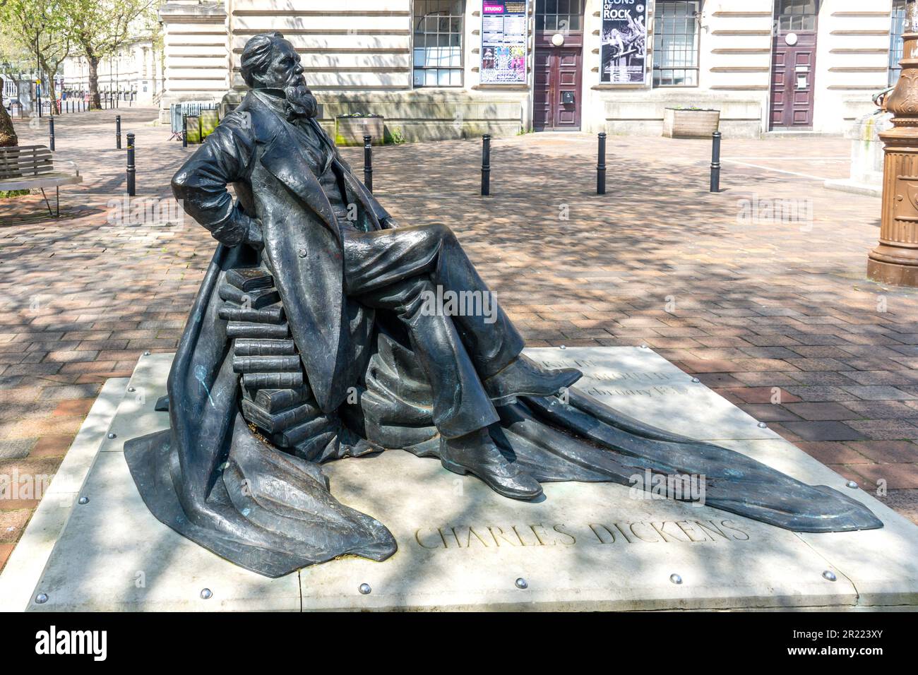 Charles Dickens (Victorian novelist) statue, Guildhall Square, Portsmouth, Hampshire, England, United Kingdom Stock Photo