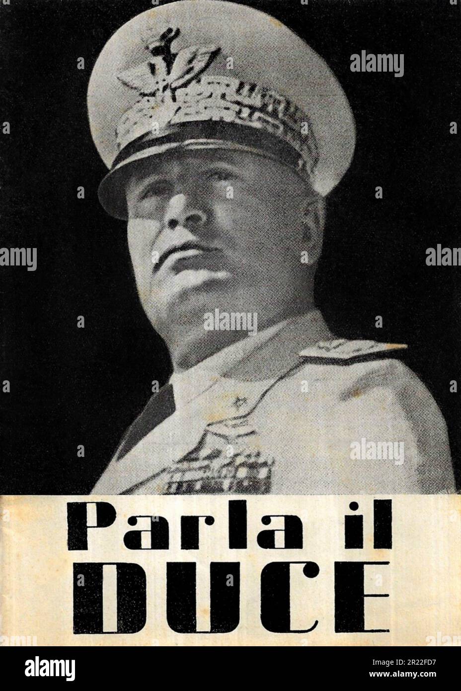 1941 , ITALY : The italian FASCIST PROPAGANDA book dedicated to BENITO MUSSOLINI dictator tiled PARLA IL DUCE ( THE DUCE SPEAKS ) . Unknown photographer . -  WWII  - Great World War II - WWII - Seconda Guerra Mondiale  - POLITICA - POLITICO -  ITALIA - POLITIC -  FASCISMO - FASCISM - FASCISTA - ANNI QUARANTA  - '40 - 40's - copertina -  cover -  LIBRO - copertina - cover ----   Archivio GBB Stock Photo