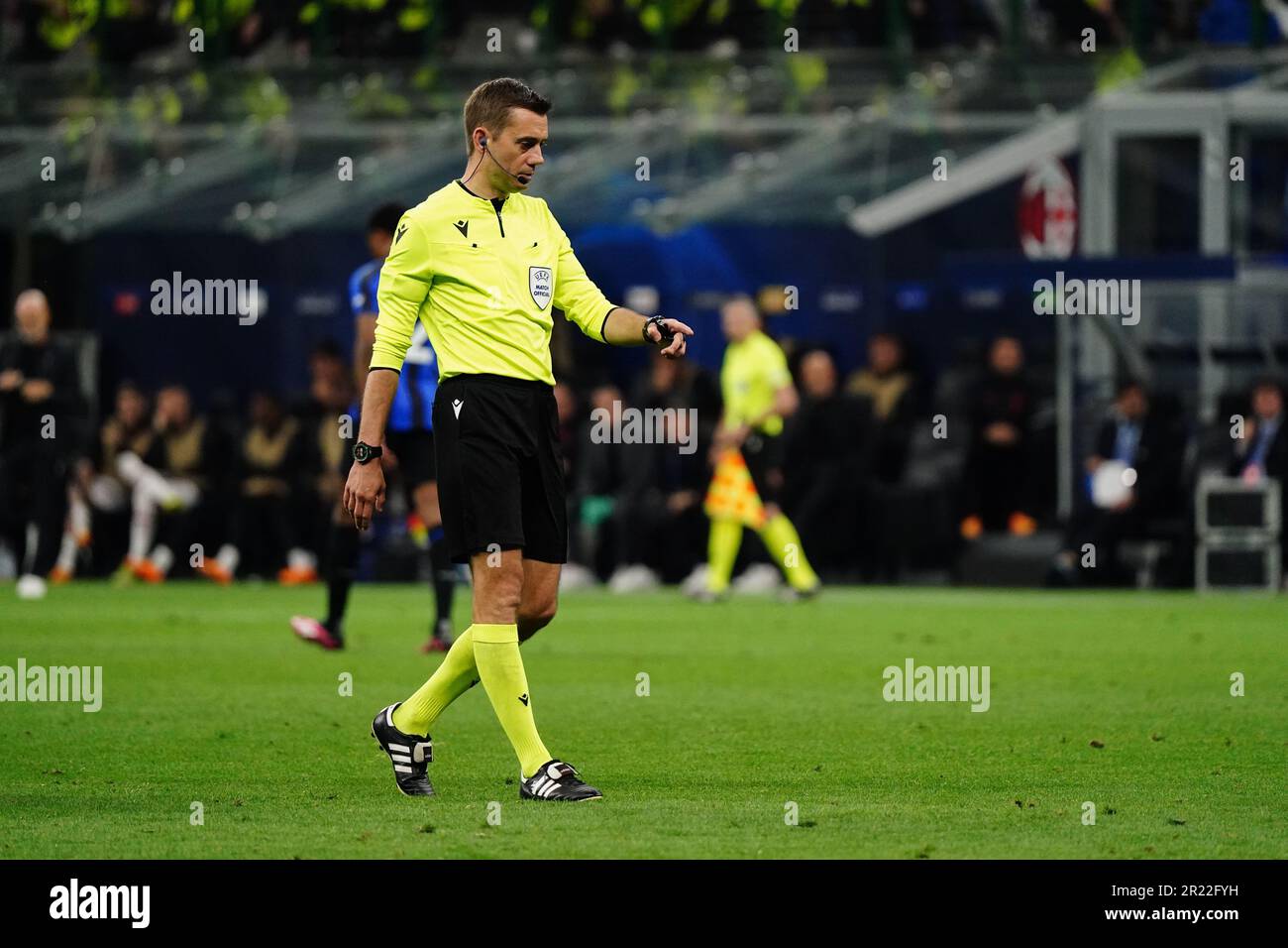 Milan, Italy - 16/05/2023, Clement Turpin (Referee) during the UEFA Champions League, Semi-finals, 2nd leg football match between FC Internazionale and AC Milan on May 16, 2023 at Giuseppe Meazza stadium in Milan, Italy - Credit: Luca Rossini/E-Mage/Alamy Live News Stock Photo