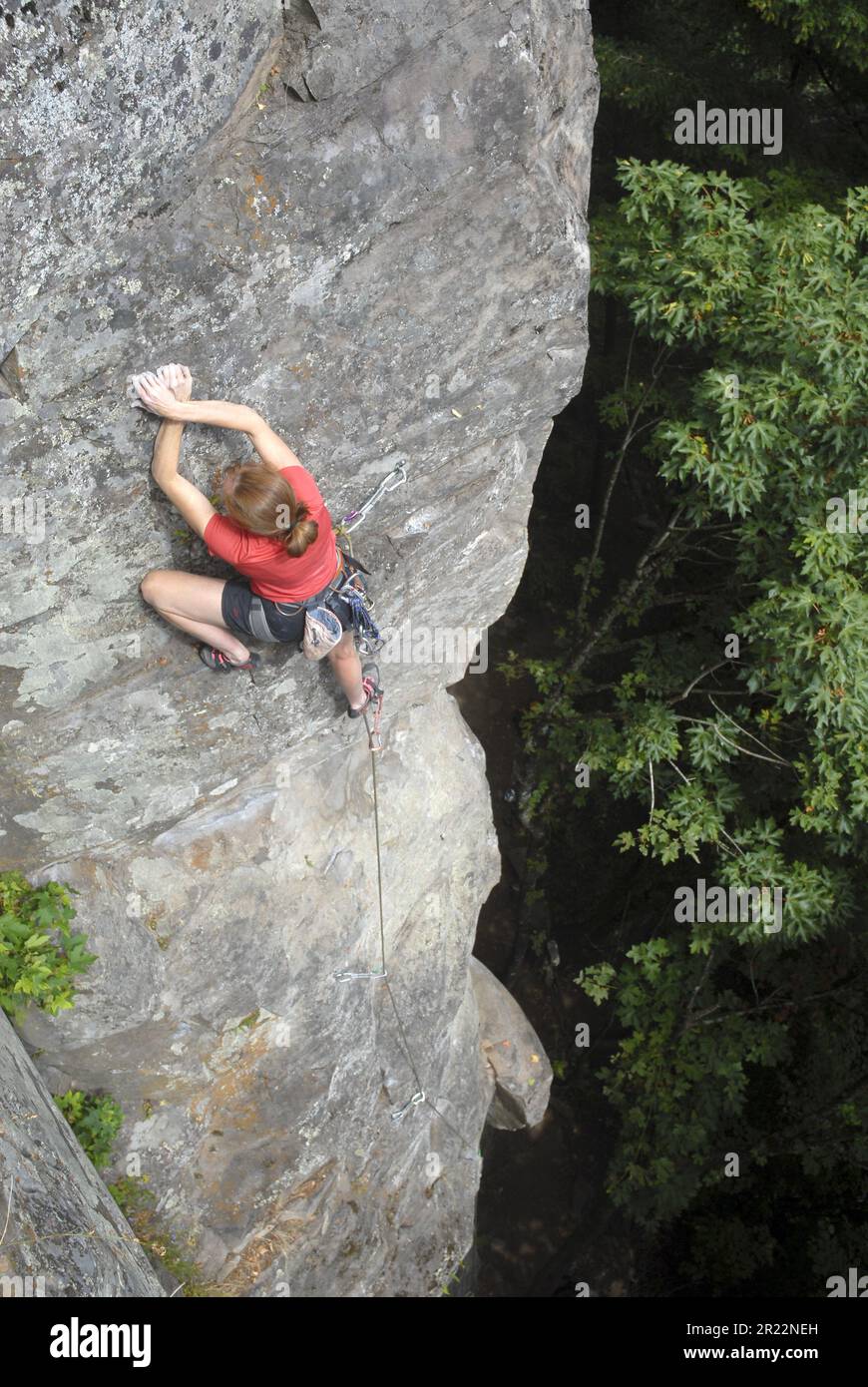 Lisa Rehms climbing 'Kamikaze' 5.10 at the Ozone area along the Columbia River in Washington State just north of Portland, Oregon. USA Stock Photo