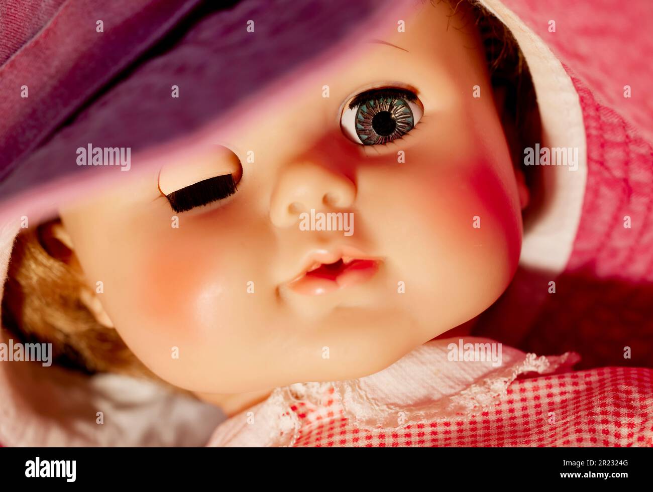 Doll eyes hi-res stock photography and images - Alamy