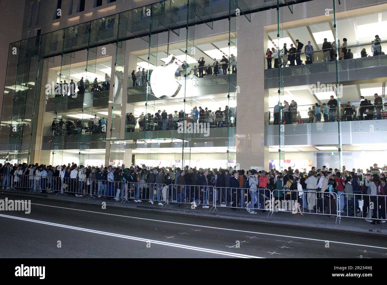 The official opening launch of Australia’s first Apple store, situated on George Street, the main road through the Sydney CBD. Some consumers had stood in line for more than 24 hours to be among the first to visit the new store. Sydney, Australia, 19 June 2008. Stock Photo