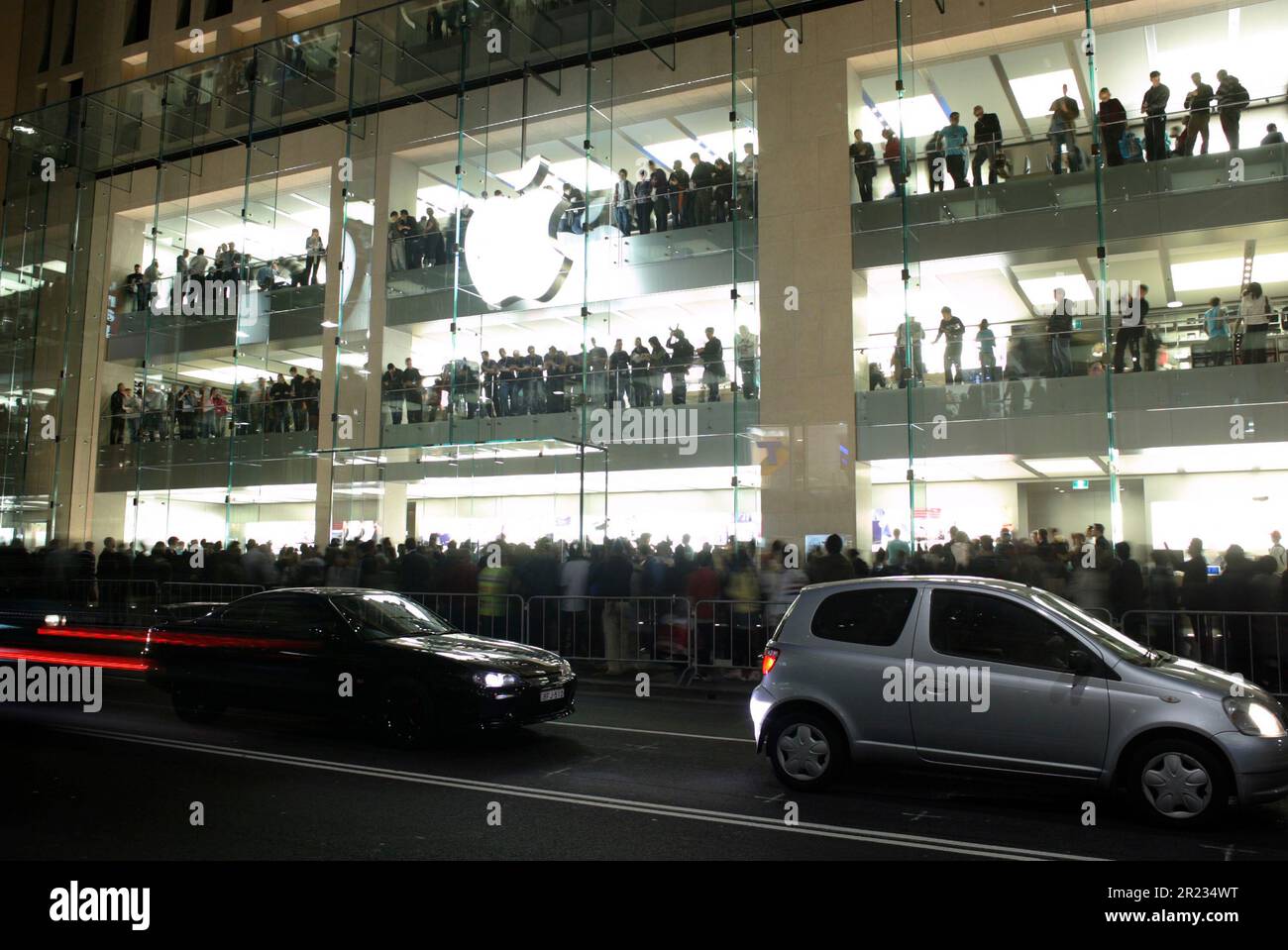 The official opening launch of Australia’s first Apple store, situated on George Street, the main road through the Sydney CBD. Some consumers had stood in line for more than 24 hours to be among the first to visit the new store. Sydney, Australia, 19 June 2008. Stock Photo