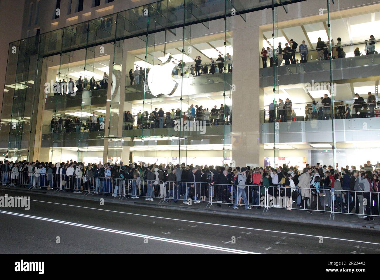 The official opening launch of Australia’s first Apple store, situated on George Street, the main road through the Sydney CBD. Some consumers had stood in line for more than 24 hours to be among the first to visit the new store. Sydney, Australia, 19 June 2008. Stock Photo
