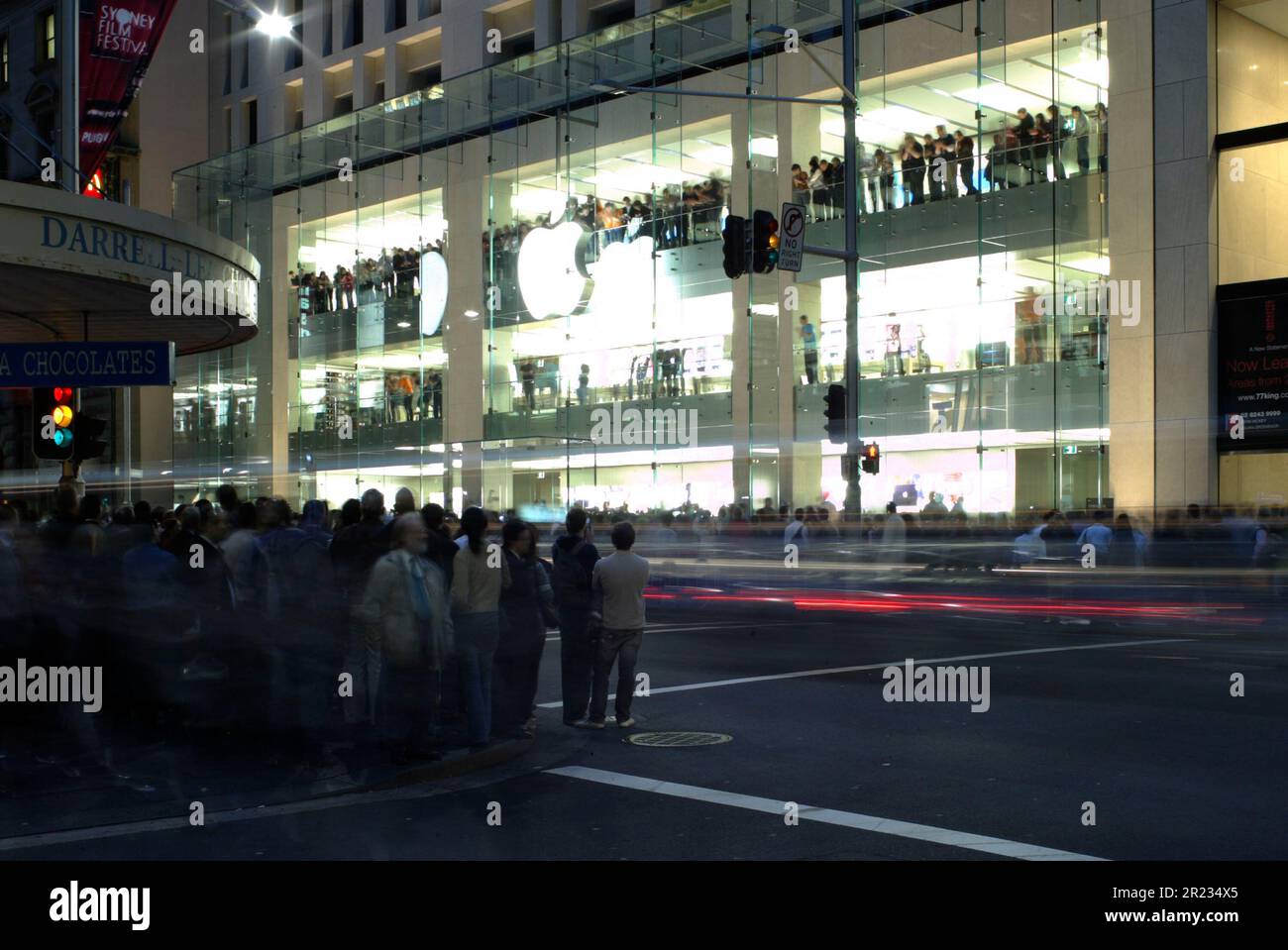 The official opening launch of Australia’s first Apple store, situated on George Street, the main road through the Sydney CBD. Some consumers had stood in line for more than 24 hours to be among the first to visit the new store. Sydney, Australia, 19 June 2008. Stock Photo