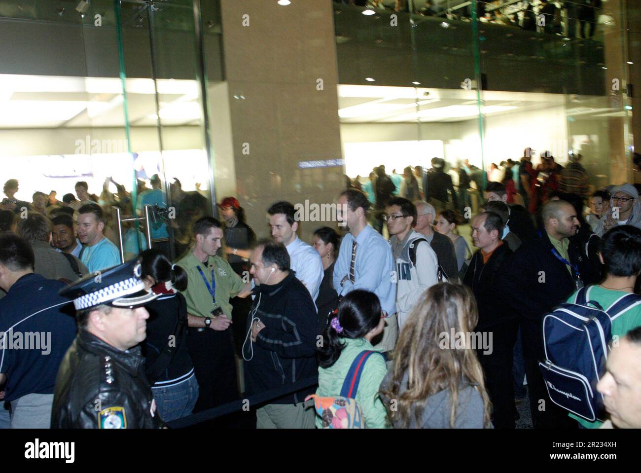 The official opening launch of Australia’s first Apple store, situated on George Street, the main road through the Sydney CBD. Some consumers had stood in line for more than 24 hours to be among the first to visit the new store. Sydney, Australia, 19 June 2008. Stock Photo