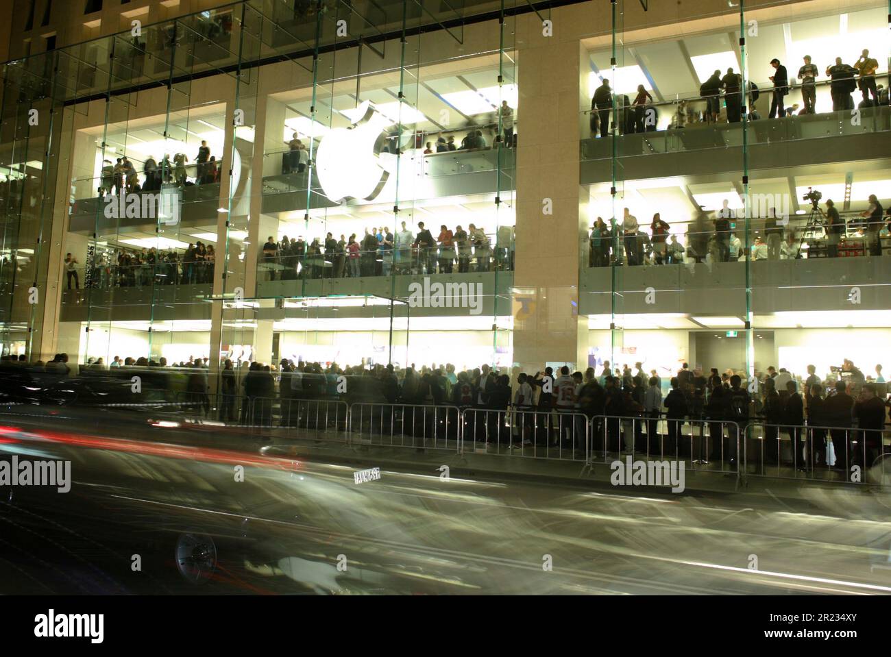 The official opening launch of Australia’s first Apple store, situated on George Street, the main road through the Sydney CBD. Some consumers had stood in line for more than 24 hours to be among the first to visit the new store. Sydney, Australia, 19 June 2008. Stock Photo