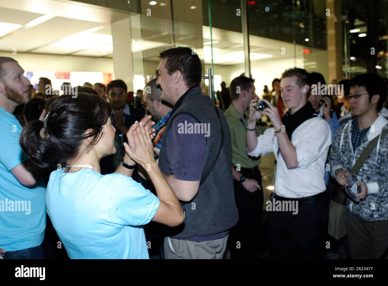 The official opening launch of Australia’s first Apple store, situated on George Street, the main road through the Sydney CBD. Some consumers had stood in line for more than 24 hours to be among the first to visit the new store. Sydney, Australia, 19 June 2008. Stock Photo