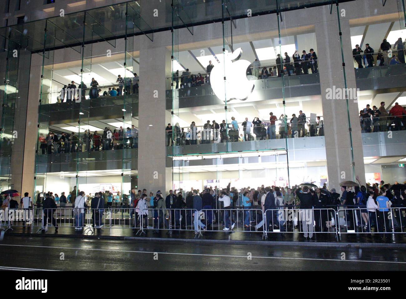 The official opening launch of Australia’s first Apple store, situated on George Street, the main road through the Sydney CBD. Some consumers had stood in line for more than 24 hours to be among the first to visit the new store. Sydney, Australia, 19 June 2008. Stock Photo