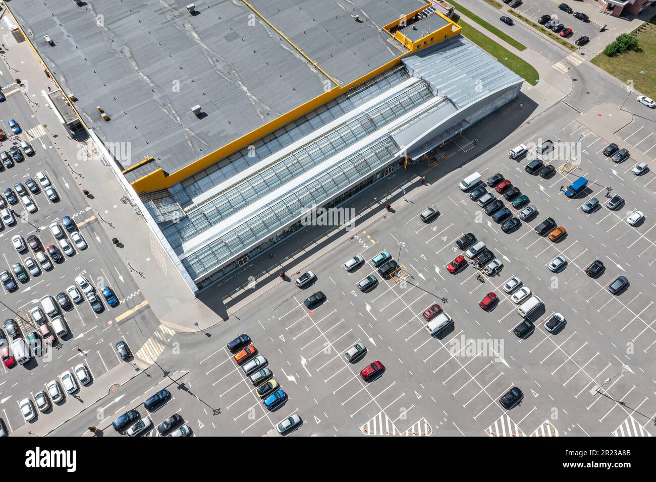 Aventura Shopping Mall Entrance View From The Parking Lot Stock Photo -  Download Image Now - iStock